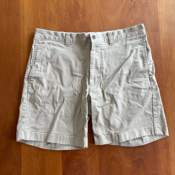Men’s Good Condition J. Crew Mercantile Khaki Flat Front Shorts Size 32 Waist